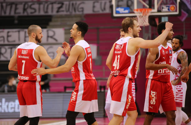 也为足球产 也为足球产